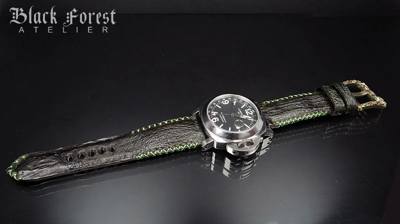 Gepolstertes handgefertigtes Uhrenarmband 24mm/22mm aus Kröten-/Froschleder mit Tribal-Naht DE465 – Bild 4