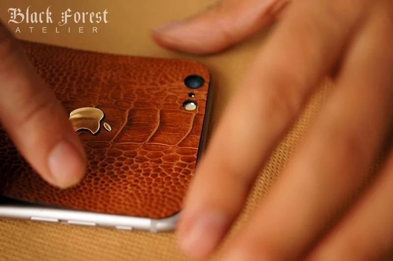 Apple-Logo aus massivem Gold 8kt 333 für Aufkleber aus exotischem Leder – Bild 8