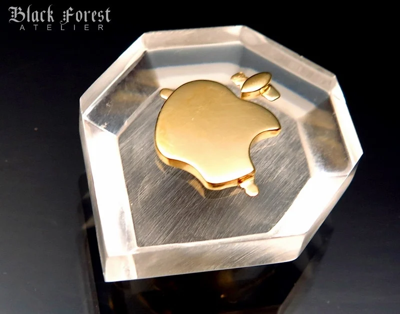 Apple-Logo aus massivem Gold 8kt 333 für Aufkleber aus exotischem Leder – Bild 3