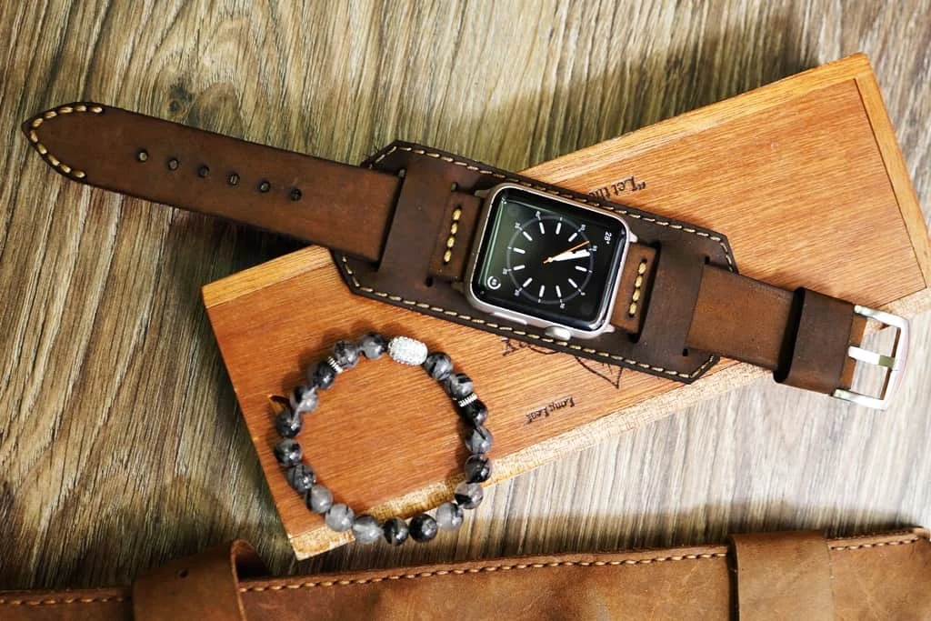 AWBF03-D5 CUFF handgefertigt Leder Cuff Band incl. Lugs Adapter für Apple Watch 1 Serie und 2 Serie (oder Apple Watch Sport) 42mm oder 38mm – Bild 3