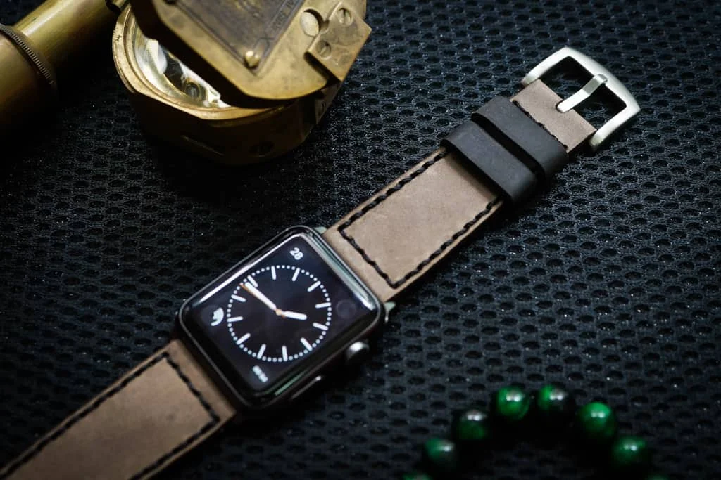 AWBF04-D3 Black handgefertigt Vintage Leder Uhrenarmband incl. Lugs Adapter für Apple Watch 1 Serie und 2 Serie (oder Apple Watch Sport) 42mm oder 38mm – Bild 2