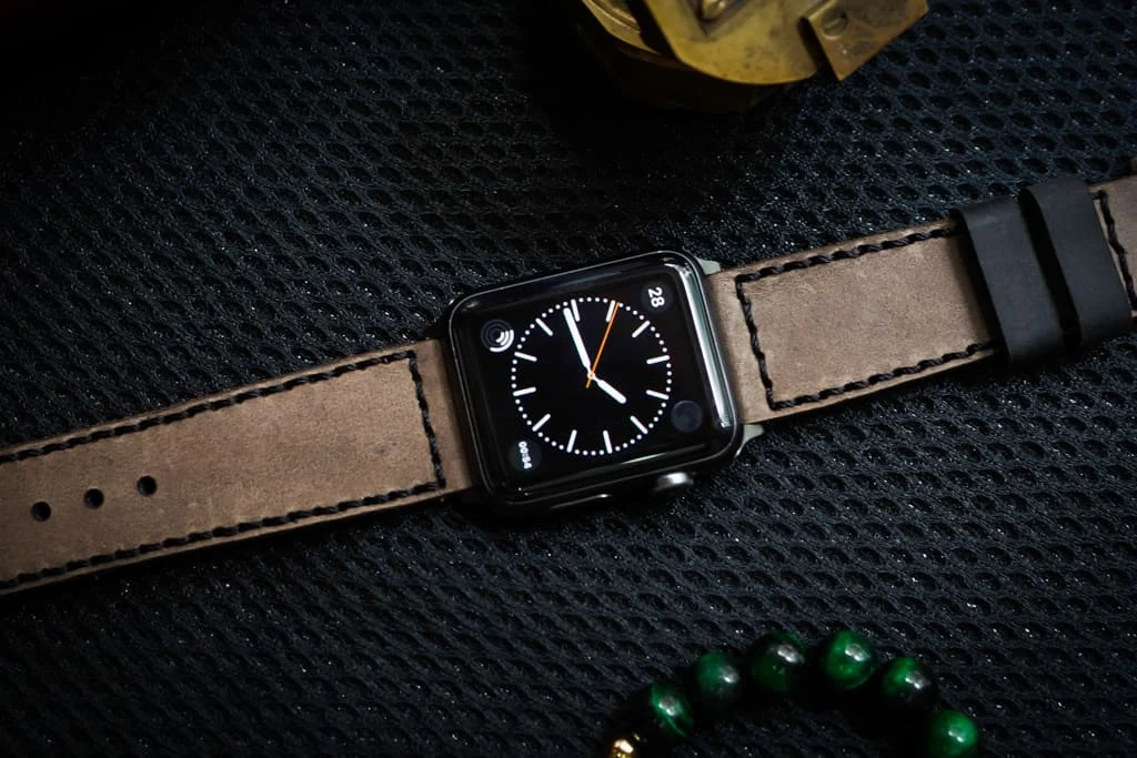 AWBF04-D3 Black handgefertigt Vintage Leder Uhrenarmband incl. Lugs Adapter für Apple Watch 1 Serie und 2 Serie (oder Apple Watch Sport) 42mm oder 38mm – Bild 3