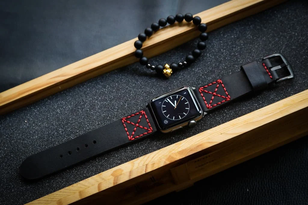 AWBF14-D123-RED handgefertigt Vintage Leder Uhrenarmband incl. Lugs Adapter für Apple Watch 1 und 2 (oder Apple Watch Sport) 42mm oder 38mm