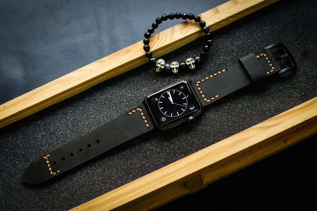 AWBF2626-D123 Gold Red handgefertigt Vintage Leder Uhrenarmband für Apple Watch Serie 1,2,3,4,5,6,7,8,Ultra,SE Uhrenarmband Band