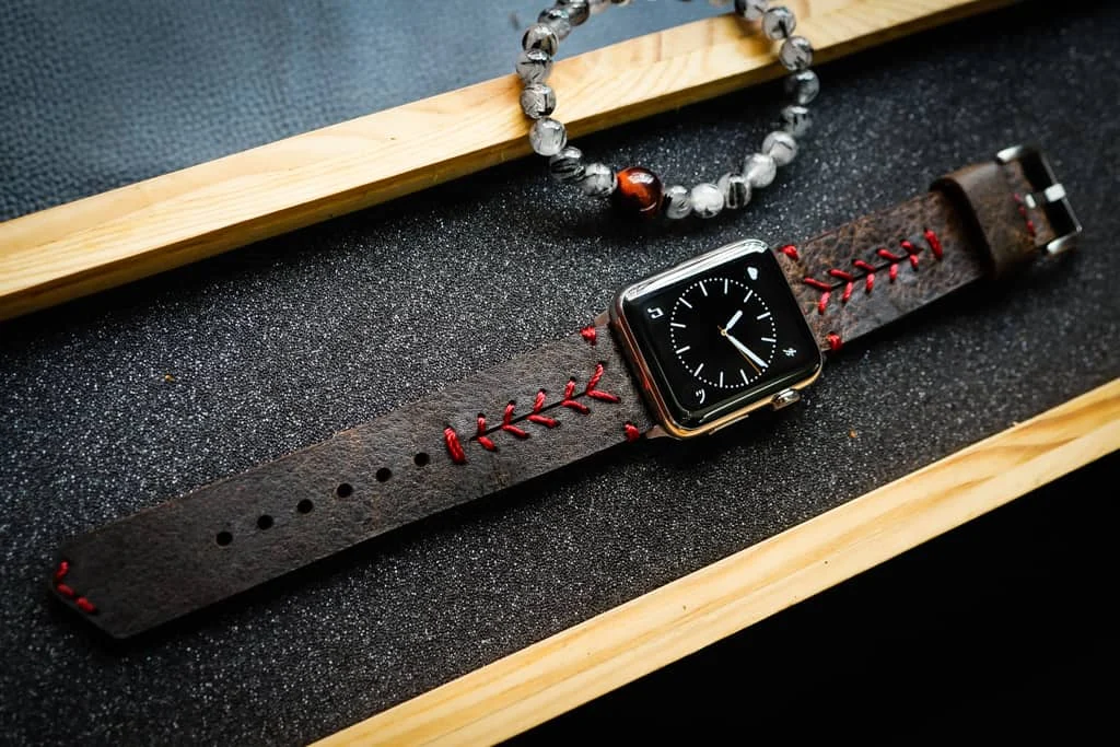 AWBF89-D2-RED handgefertigt Vintage Leder Uhrenarmband incl. Lugs Adapter für Apple Watch 1 und 2 (oder Apple Watch Sport) 42mm oder 38mm – Bild 4