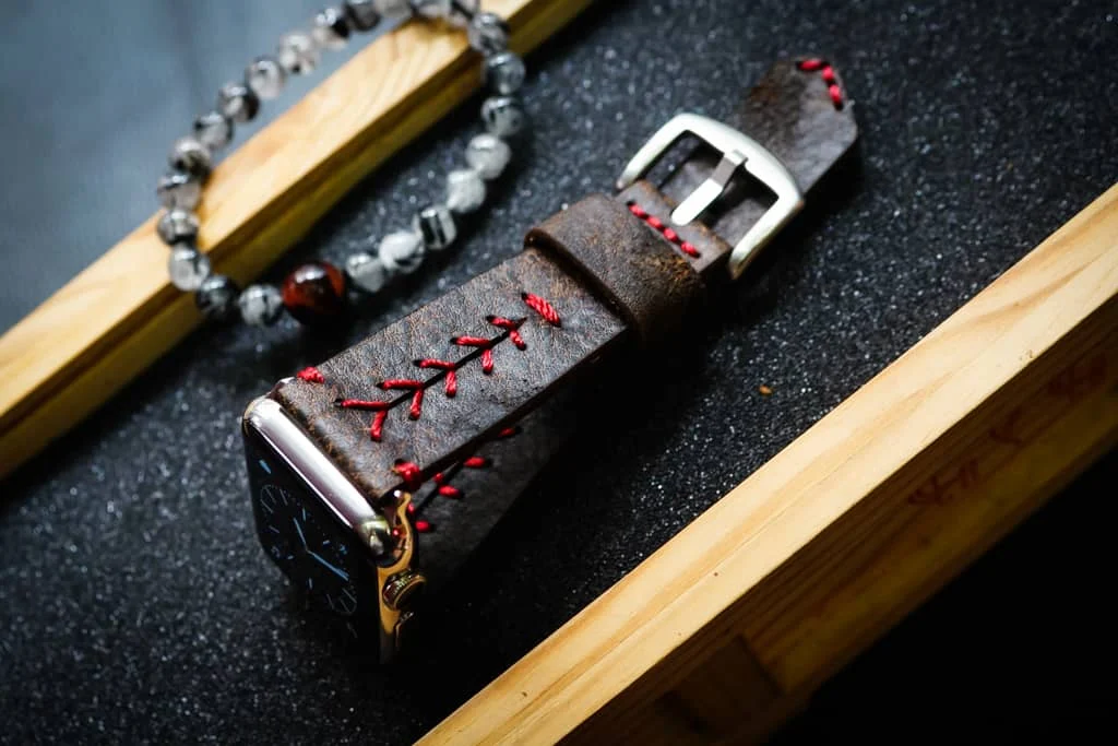AWBF89-D2-RED handgefertigt Vintage Leder Uhrenarmband incl. Lugs Adapter für Apple Watch 1 und 2 (oder Apple Watch Sport) 42mm oder 38mm – Bild 5