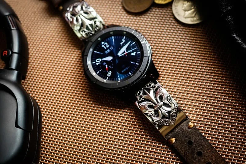 Fleur de Lis Silber Anhänger Cuff Uhrenarmband für Samsung Galaxy Watch, Watch 3, Active 1,2 Gear S2,S3/ Apple Watch , Panerai, Seiko , Rolex – Bild 4
