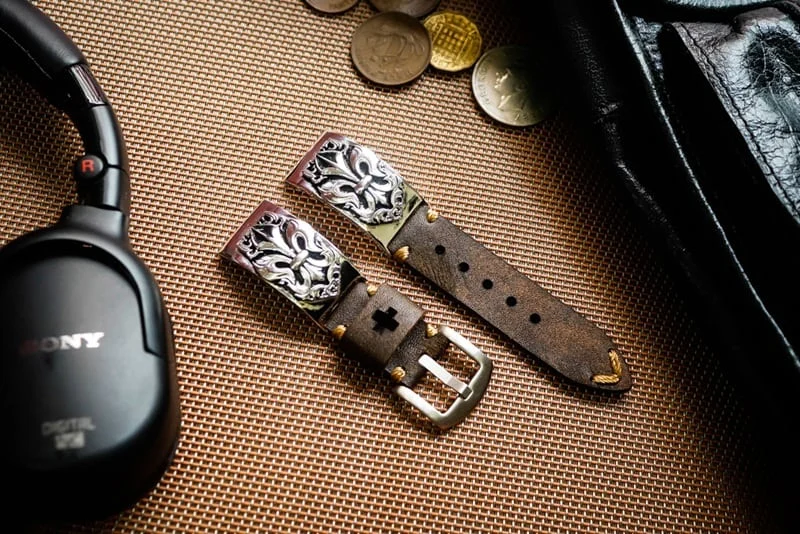 Fleur de Lis Silber Anhänger Cuff Uhrenarmband für Samsung Galaxy Watch, Watch 3, Active 1,2 Gear S2,S3/ Apple Watch , Panerai, Seiko , Rolex – Bild 5