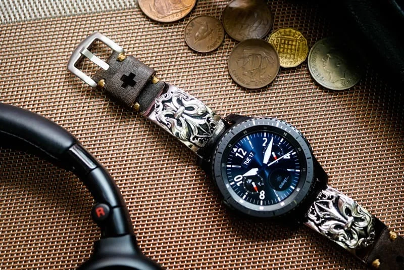 Fleur de Lis Silber Anhänger Cuff Uhrenarmband für Samsung Galaxy Watch, Watch 3, Active 1,2 Gear S2,S3/ Apple Watch , Panerai, Seiko , Rolex – Bild 6