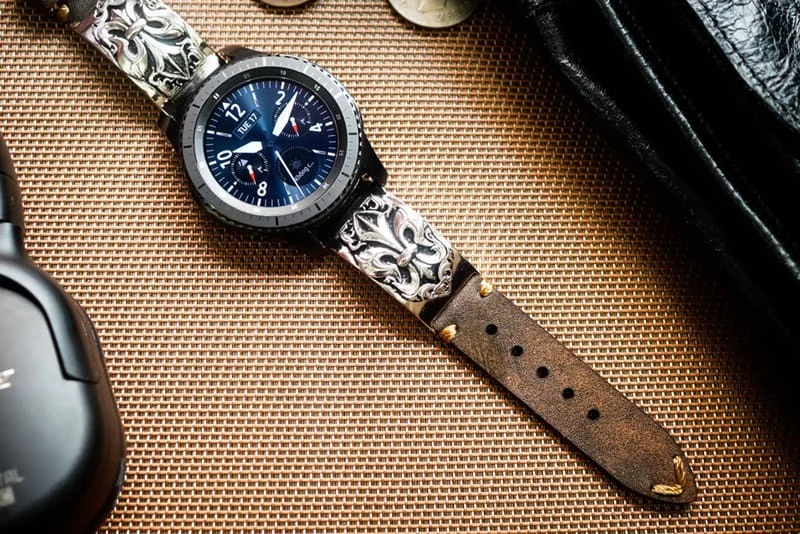 Fleur de Lis Silber Anhänger Cuff Uhrenarmband für Samsung Galaxy Watch, Watch 3, Active 1,2 Gear S2,S3/ Apple Watch , Panerai, Seiko , Rolex – Bild 7